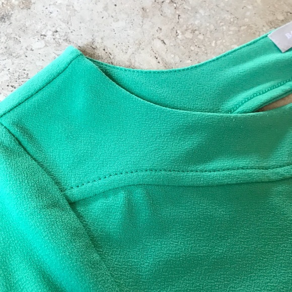 Banana Republic top with keyhole back - Picture 5 of 8